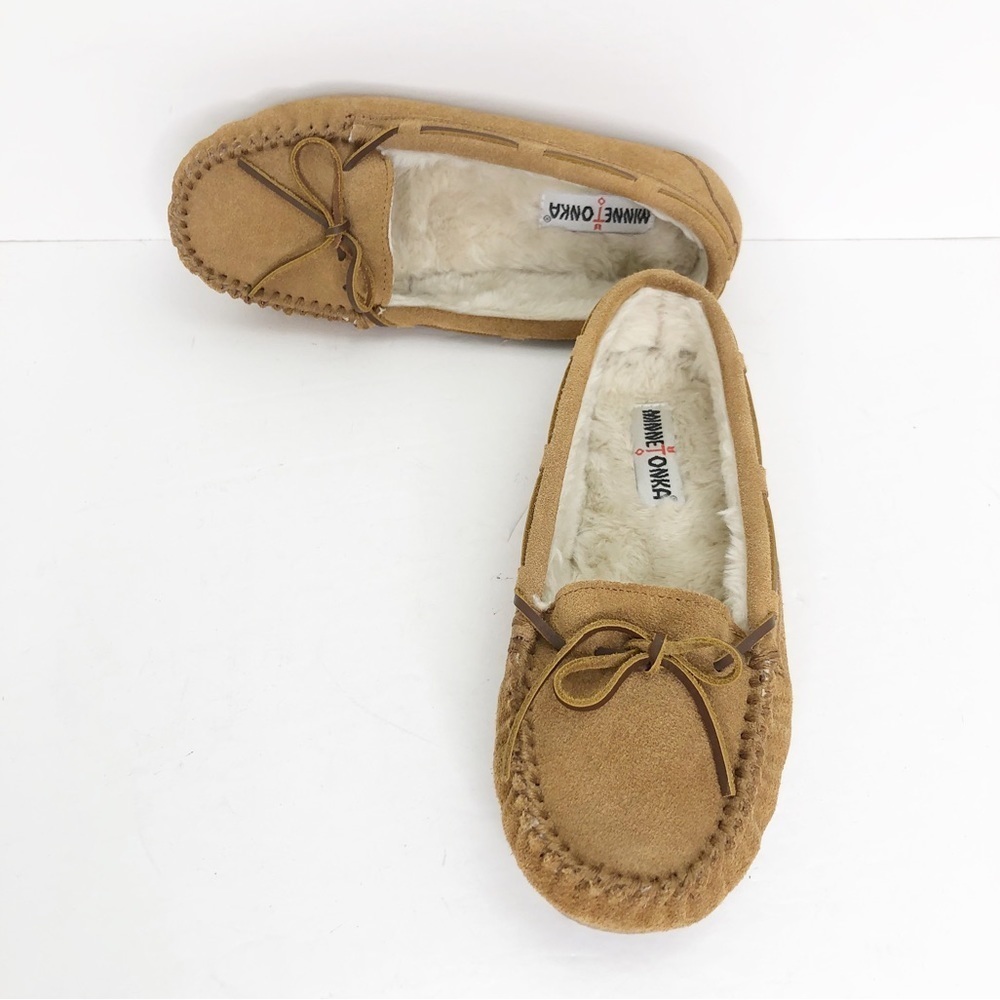 Minnetonka Junior trapper tan suede slippers - Picture 10 of 10